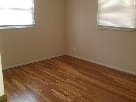 4th image of 10413 Hobkirk Dr