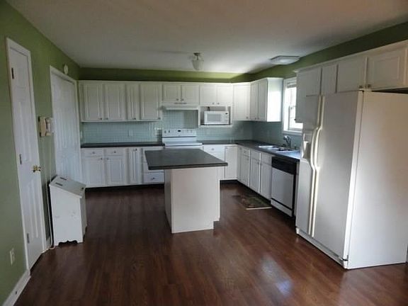 4th image of 65 McKenzi Park Dr