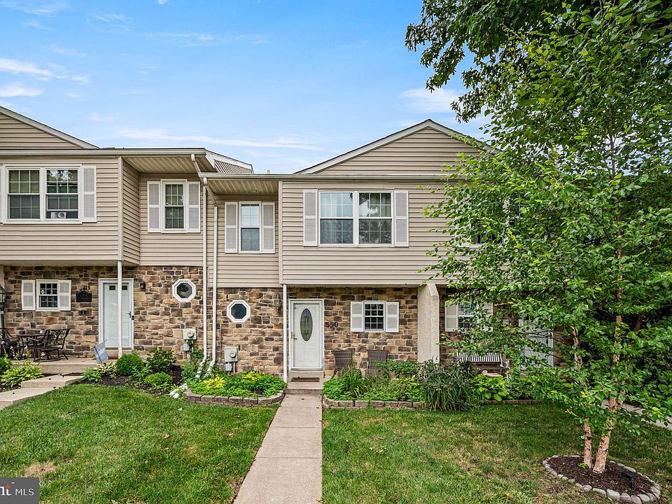 1st image of 550 Lancaster Ct