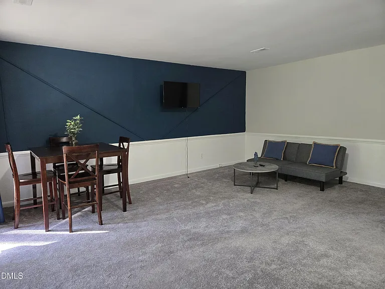660 Pine Ridge Pl — Photo 3
