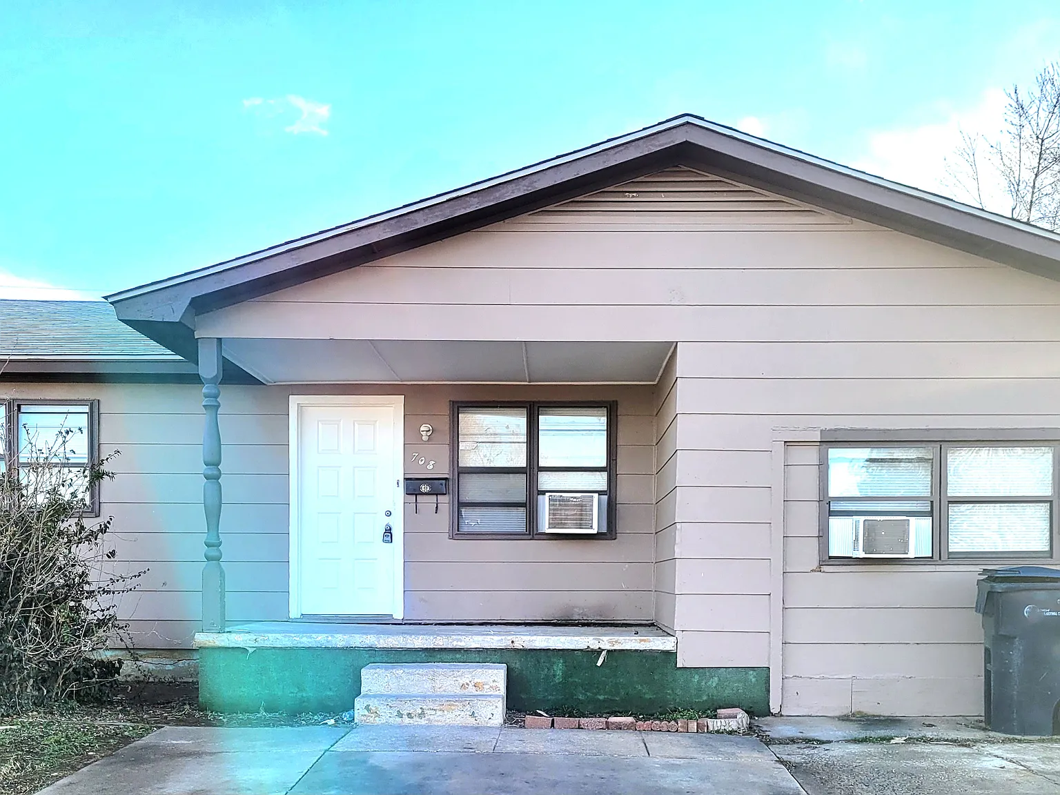 3 bed, 1074 sqft, $1,095 — Photo 1