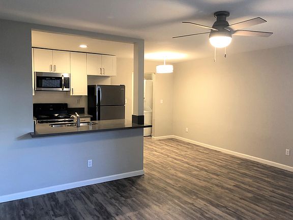 2nd image of 4612 Ohio St #3