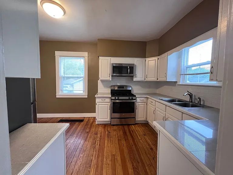 1040 Powers Ave NW — Photo 12