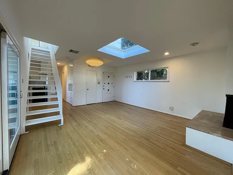 6216 Temple Hill Dr — Photo 6