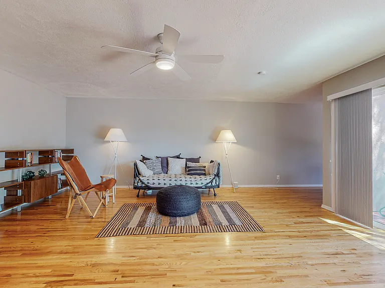 837 Adams St NE — Photo 16