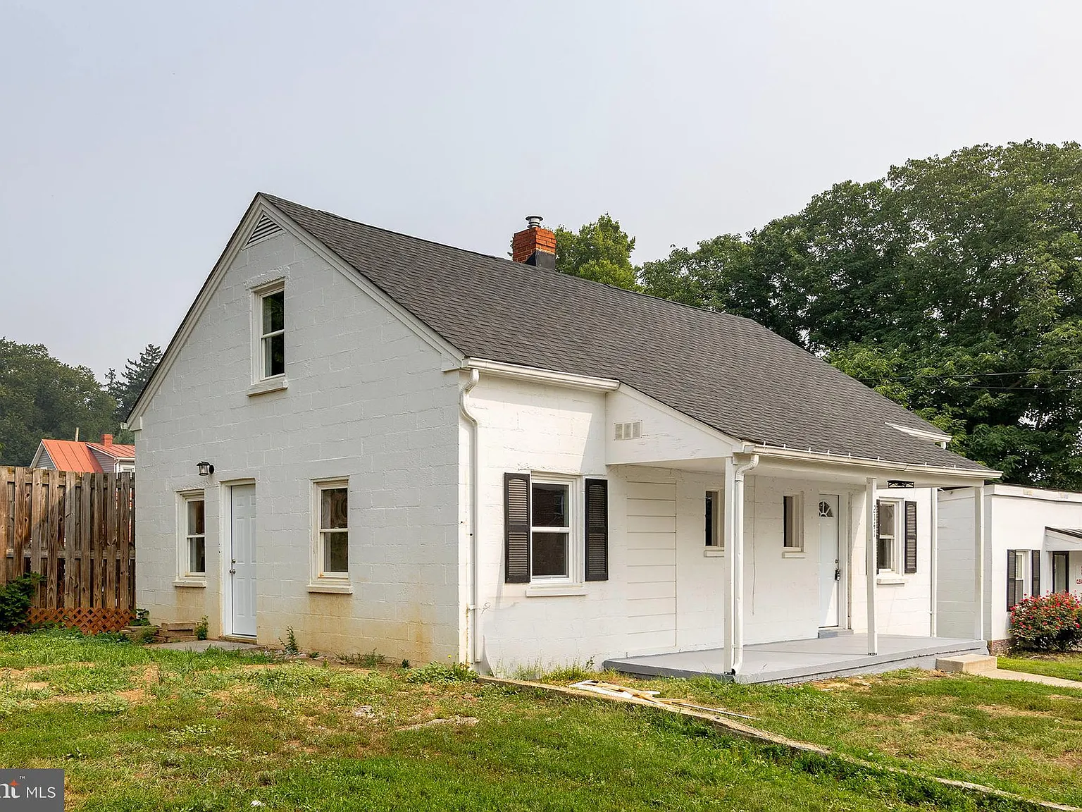 3 bed, 2.0 bath, 1725 sqft, $2,000 — Photo 3