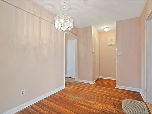 4th image of 156-11 80th St #311