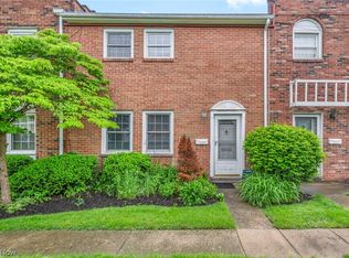 24534 Clareshire Dr #8G, North Olmsted, OH 44070