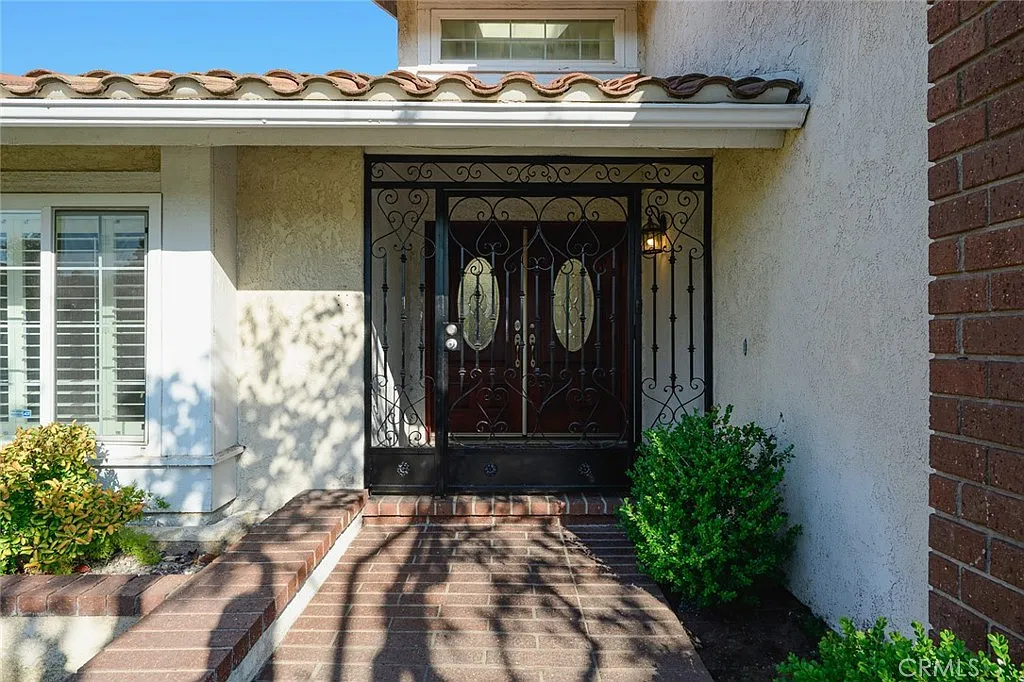 5 bed, 2972 sqft, $6,200 — Photo 3