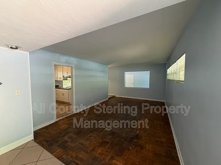 123 NW 26th St — Photo 14