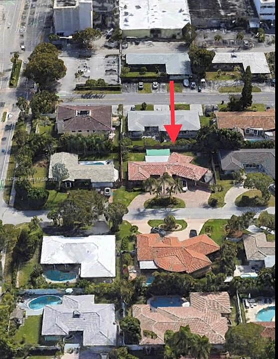 1st image of 2756 NE 33rd St