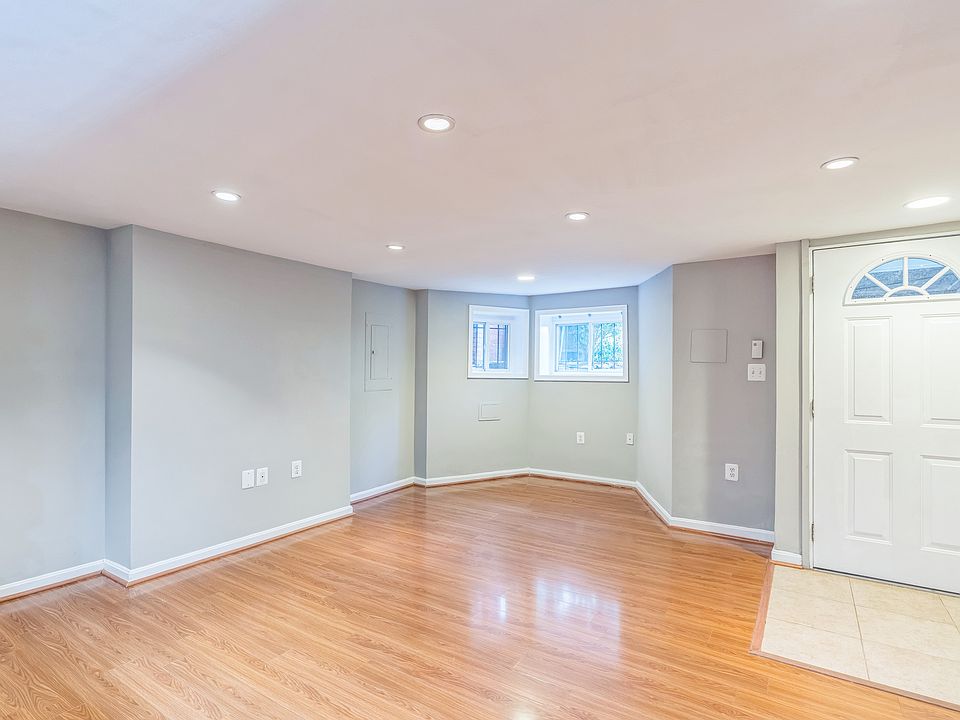 Living room (pretty spacious!).