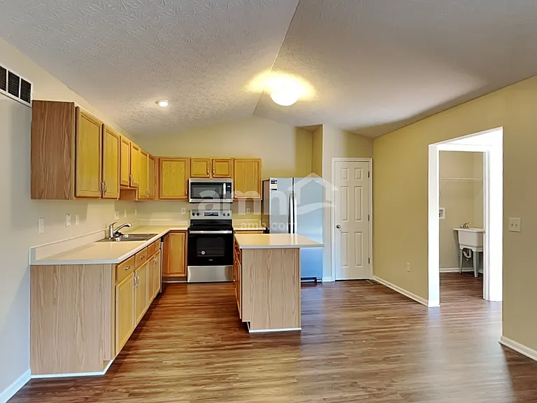 1166 Linford Cir — Photo 3
