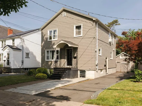 6571 Young St, Halifax, NS B3L 2A5