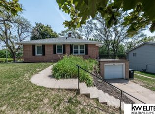 7817 N 36th St, Omaha, NE 68112