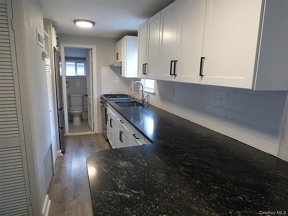 3rd image of 9 Fredericks Rd