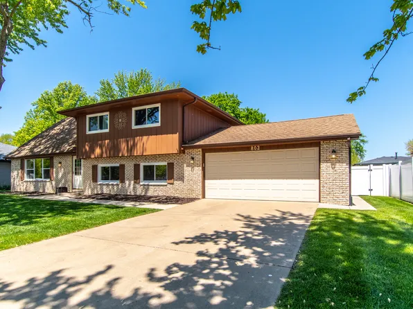 802 Woodbrook Ct, Shorewood, IL 60404