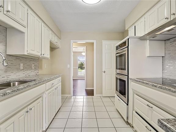 2nd image of 2719 Margaret Dr