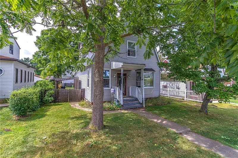 848 Jackson Ave photo 1