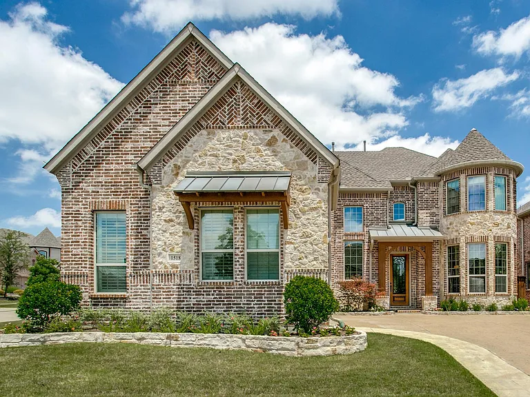 1518 Saddle Tree Rd — Photo 2