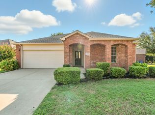 1100 Pine Ridge Rd, Roanoke, TX 76262