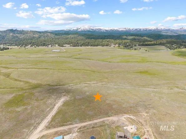 32 Philadelphia Ln, Alpha, ID 83611