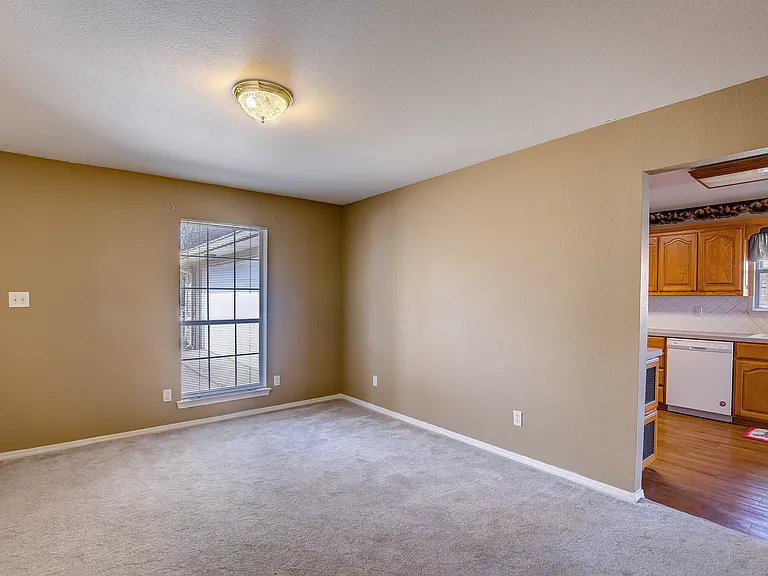 4804 Edgewater Dr — Photo 11
