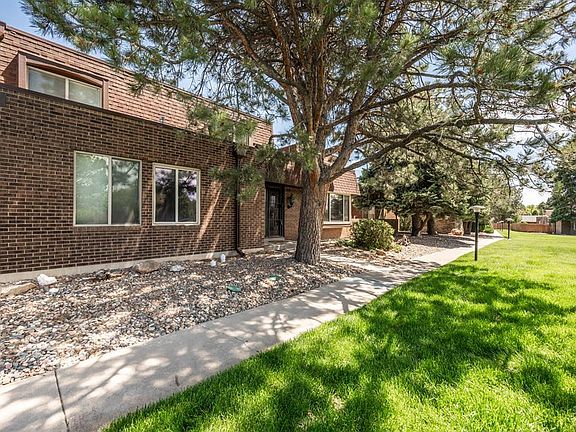 4th image of 28 Villa Dr