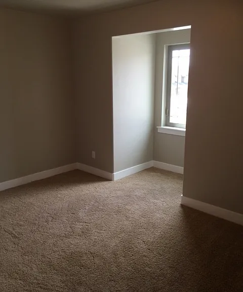 576 N 220 E — Photo 9