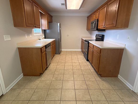 5th image of 88 Romie Dr