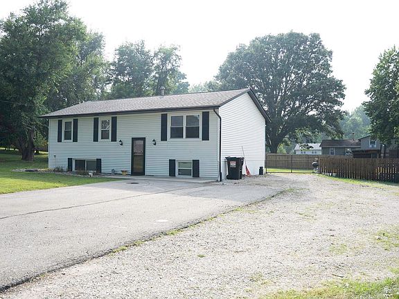 3rd image of 2037 N Aspen Rd