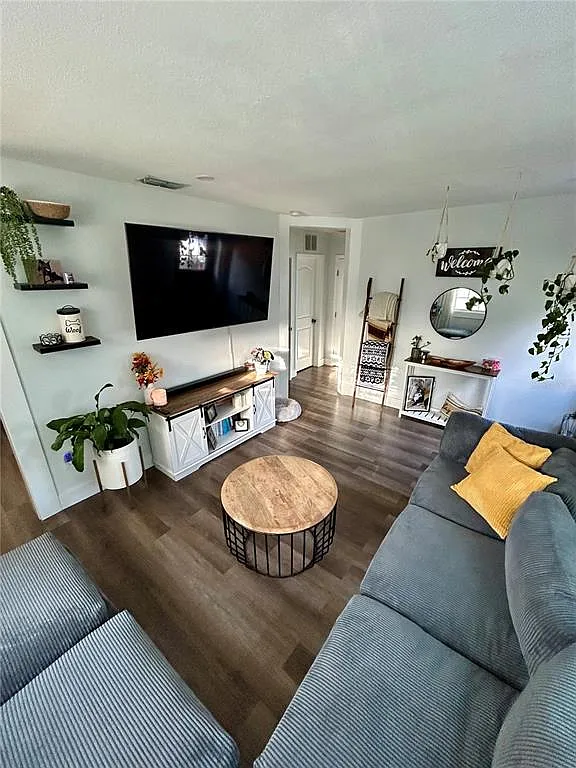 2 bed, 1.0 bath, 720 sqft, $2,800 — Photo 4