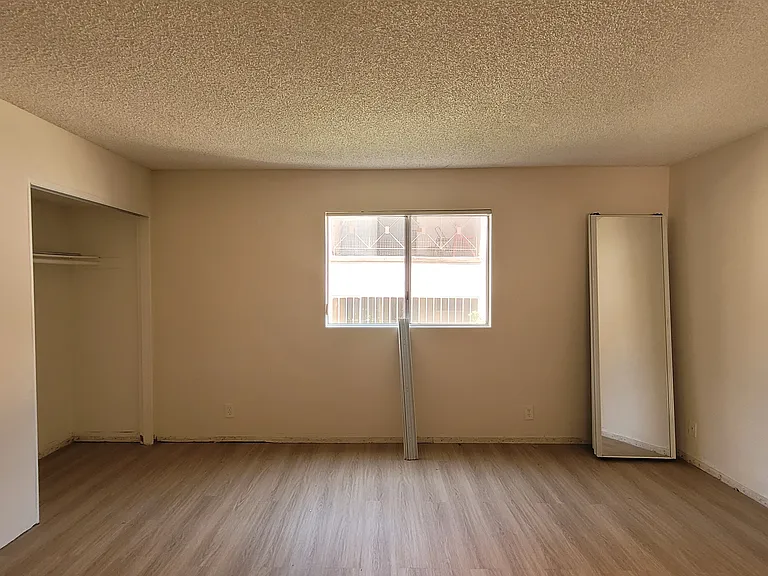 Gramercy Apartments — Photo 24