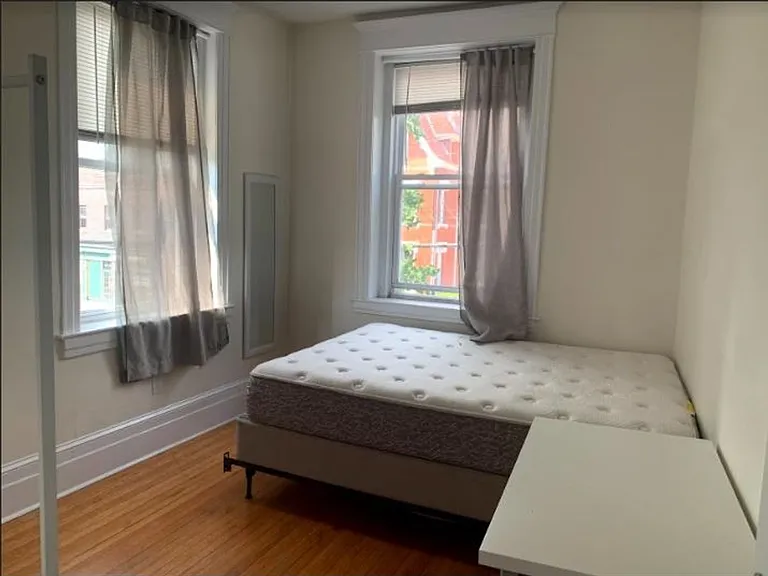 136 Dwight St — Photo 16