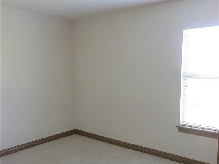 1801 Mead Ln — Photo 11
