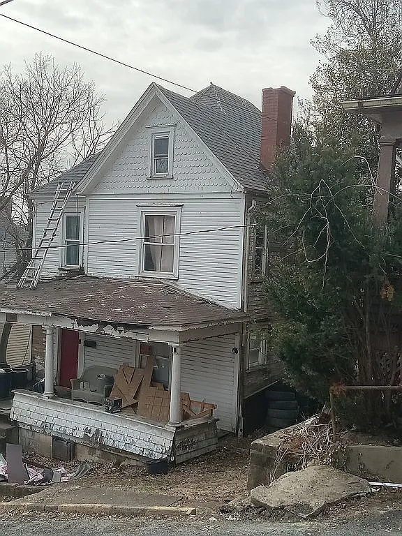 1108 Alexander Pl photo 1