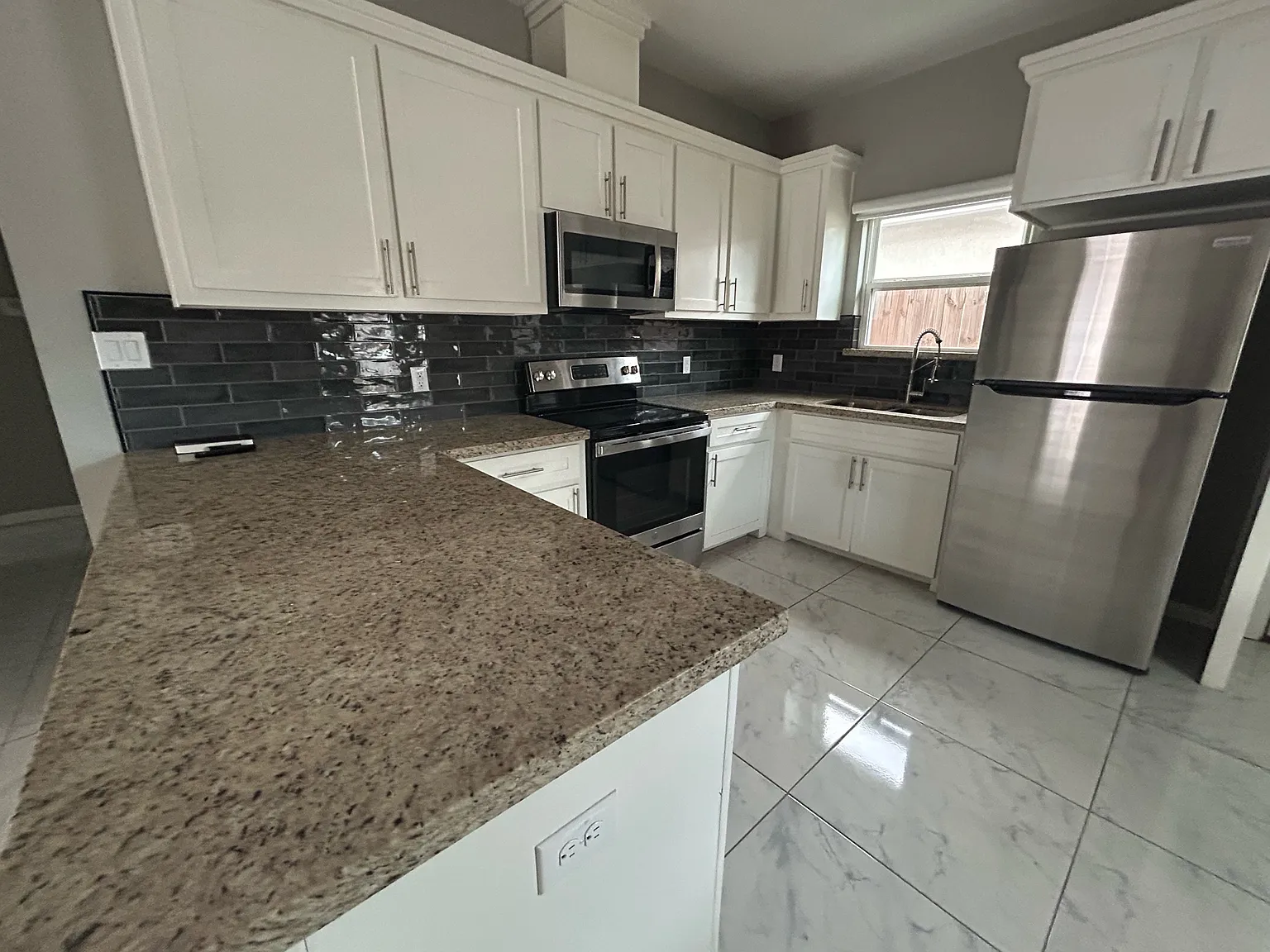 1012 N Blair Ave - 4 — Photo 2
