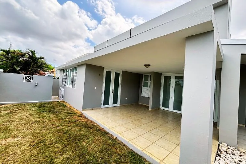 4 bed, 2.5 bath, 2400 sqft, $2,500 — Photo 4