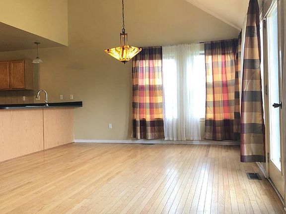 2nd image of 4838 Sycamore Dr