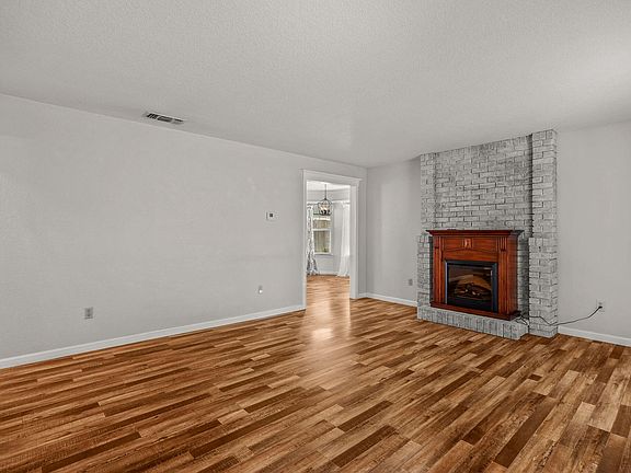 5th image of 20528 Robinson Glen Dr