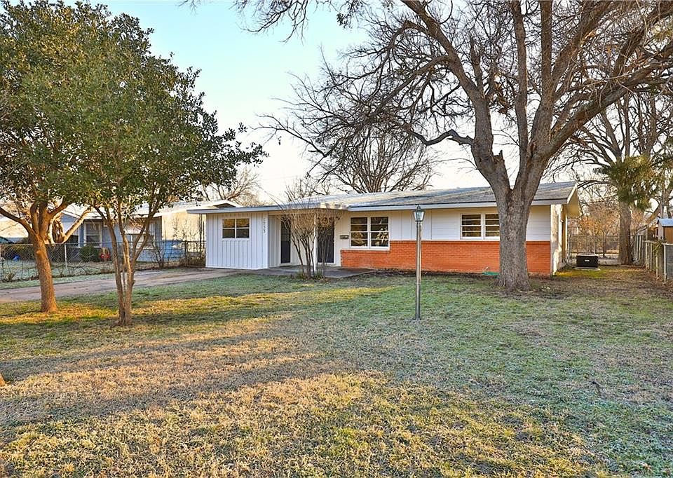 1st image of 1233 Buccaneer Dr