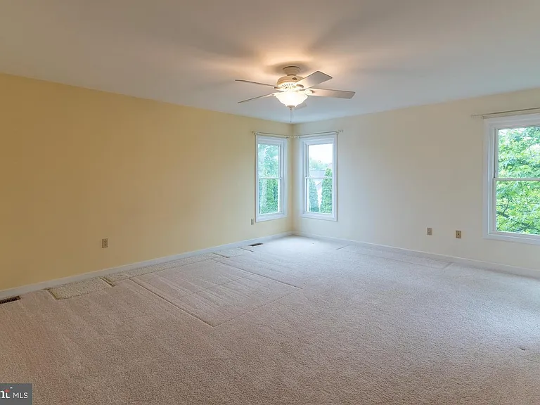 56 W Windrose Dr — Photo 55