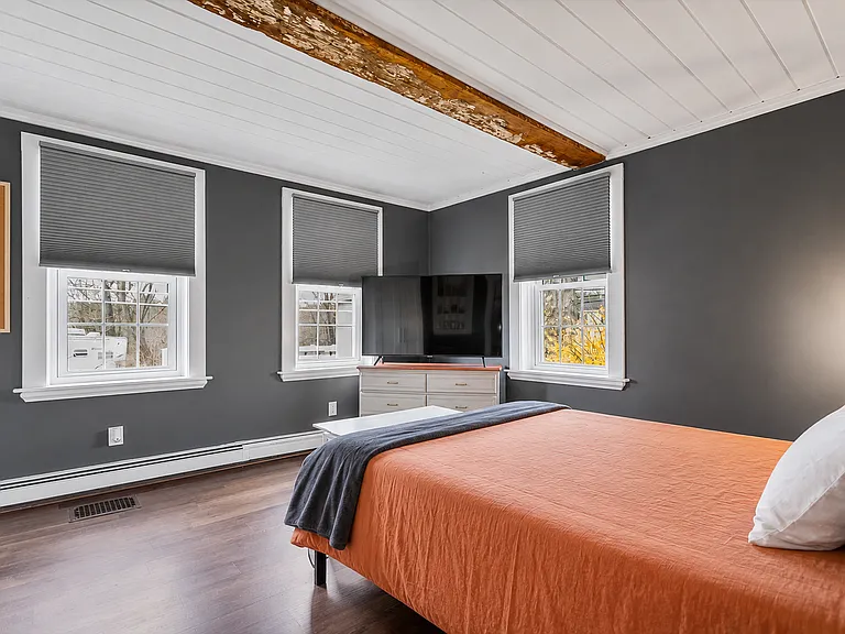 33 Exeter Rd — Photo 19