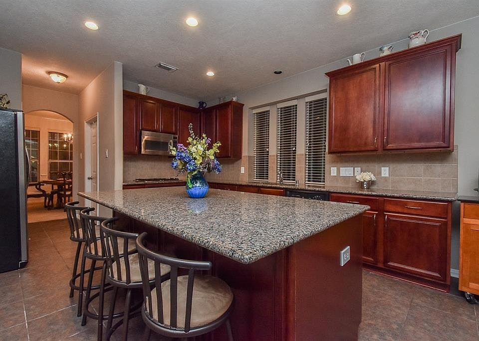 1st image of 502 Clear Point Ct