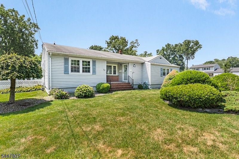 1st image of 54 Canterbury Dr