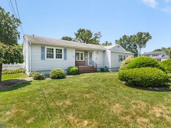 54 Canterbury Dr, Clark Twp., NJ 07066