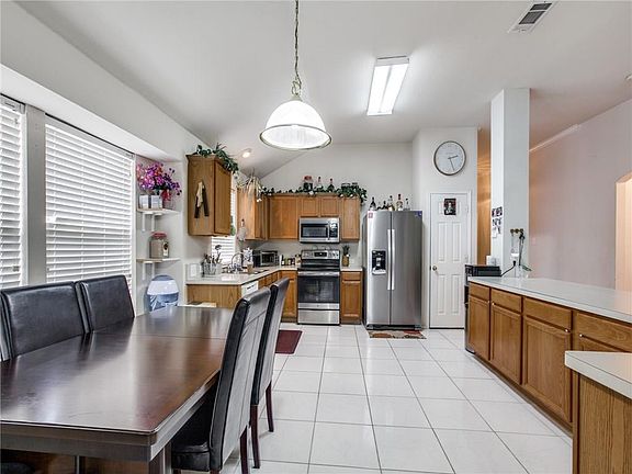 5th image of 6705 Sandgate Dr