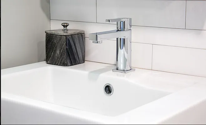 Rented by Compass | media 7