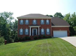 10040 Devereaux Dr, Matthews, NC 28105