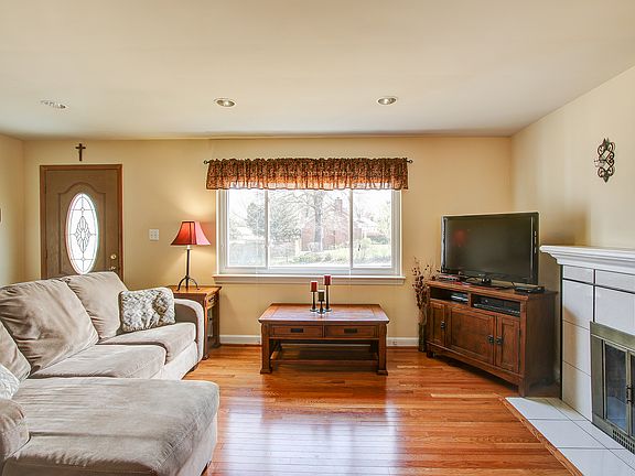 Living room w/cozy fireplace
